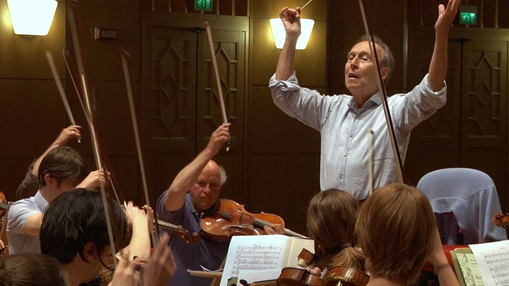 "L’Orchestra. Claudio Abbado e i musicisti della Mozart"