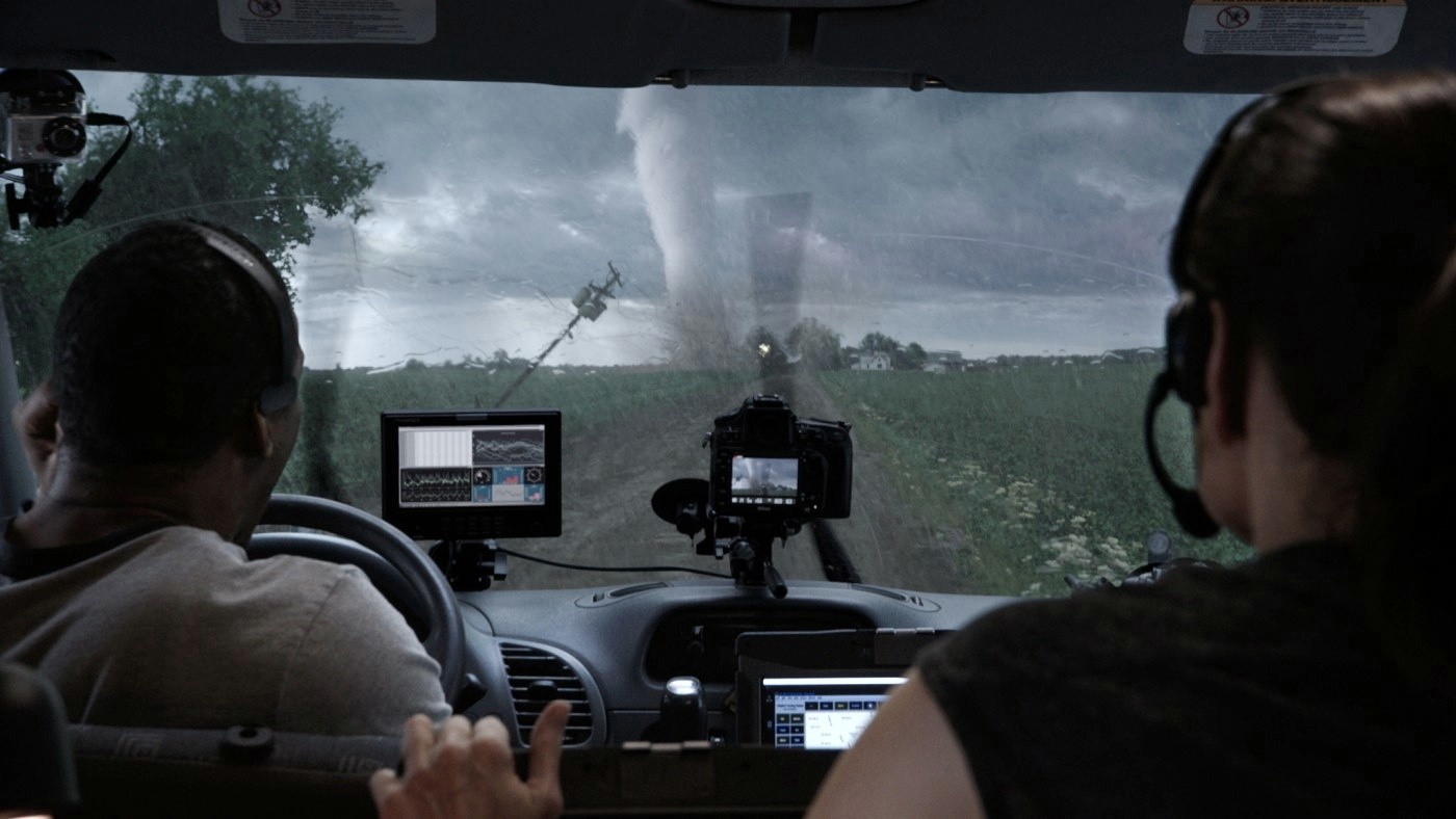 Into-The-Storm-Still-Storm-Chasers