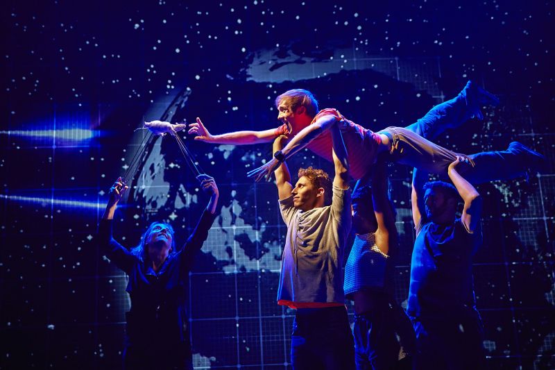 THE CURIOUS INCIDENT OF THE DOG IN THE NIGHT-TIME London Cast 2014/15