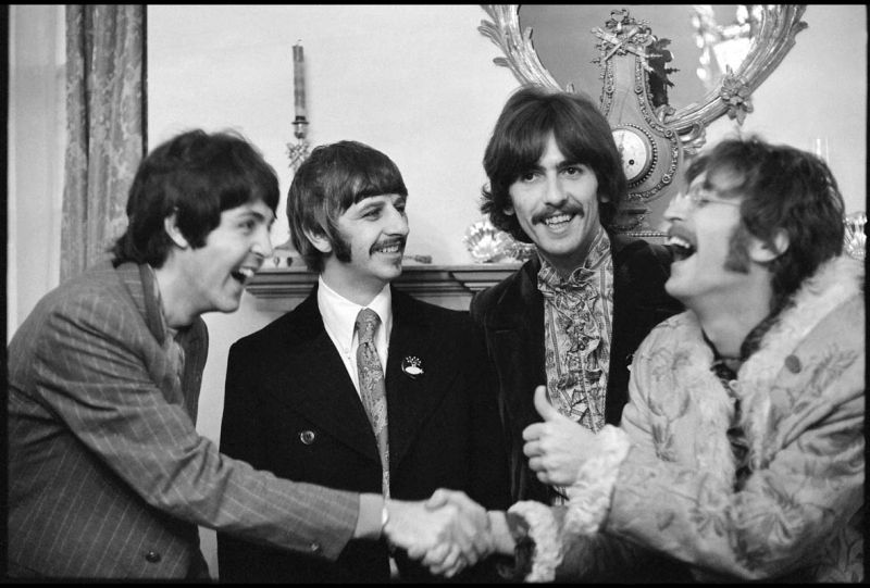 Beatles a casa di Brian Epstein, Linda McCartney, 1967 © MPL Communication. Riprodotta con il permesso di Paul McCartney 