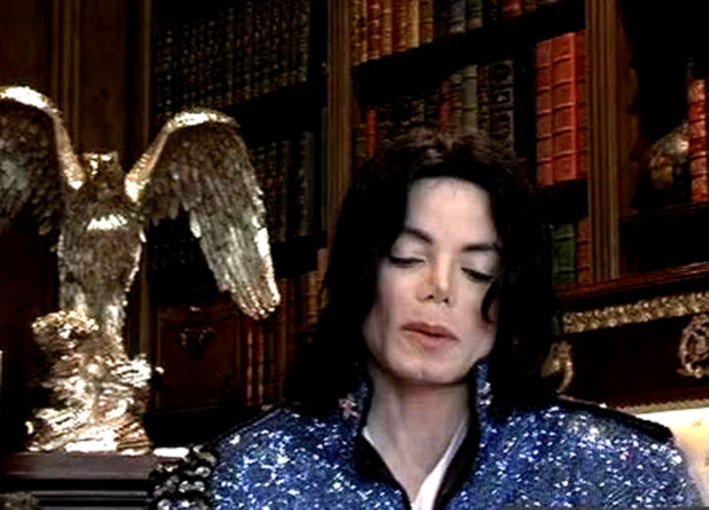 MJ in "Miss Cast Away" (2004)