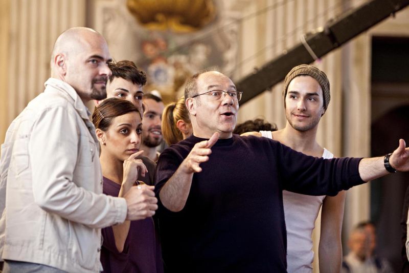 Carlo Verdone dirige il cast di "Cenerentola"