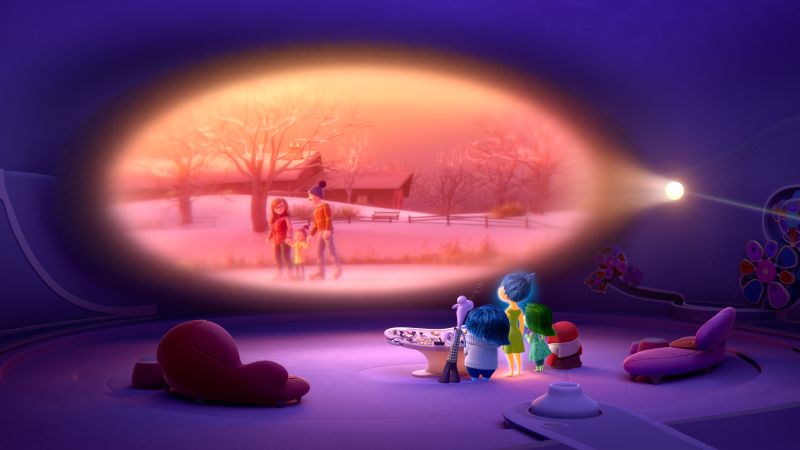 Le Emozioni ripercorrono i ricordi ( ©2014 Disney•Pixar)