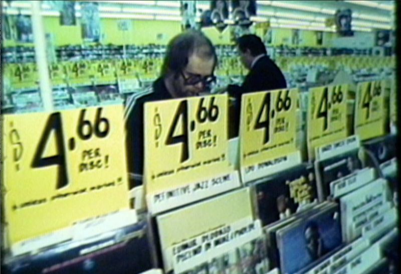 Elton John fa shopping alla Tower Records