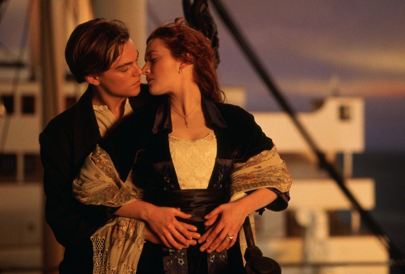 Leonardo DiCaprio e Kate Winslet nel "Titanic" di James Cameron