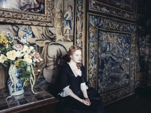 Emma Stone stars in Fox Searchlight Pictures' "THE FAVOURITE."