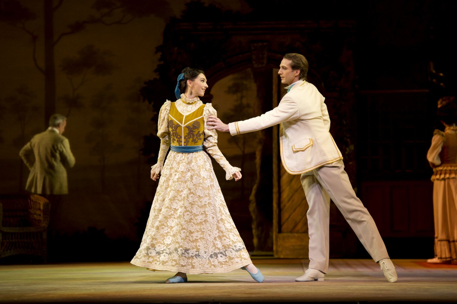 Lara Turk and Nehemiah Kish as Isabel Fitton and Richard P. Arnold  in The Royal Ballet production of Enigma Variations-Credit: Bill Cooper / Royal Opera House / ArenaPAL